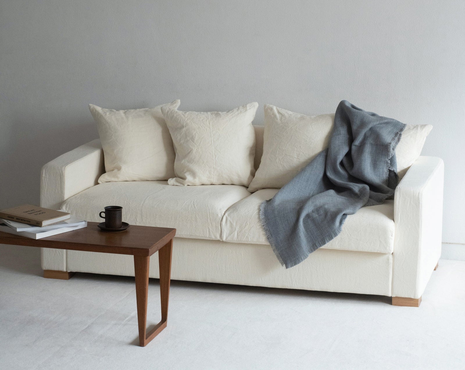 Vikt – ソファ専門ブランドMANUALgraph